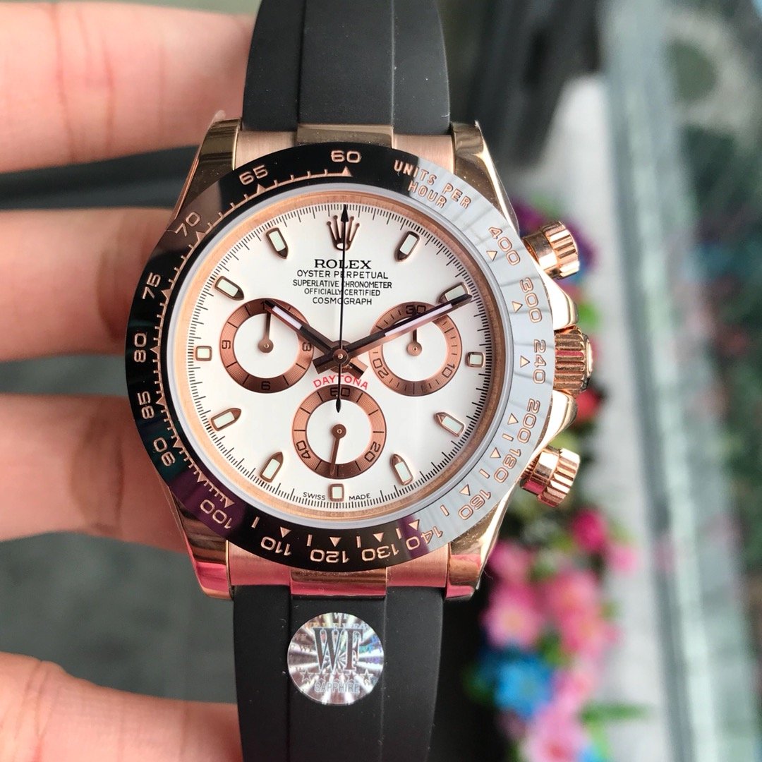 DAYTONA ROSE GOLD CASE 40MM WHITE DIAL RUBBER STRAP