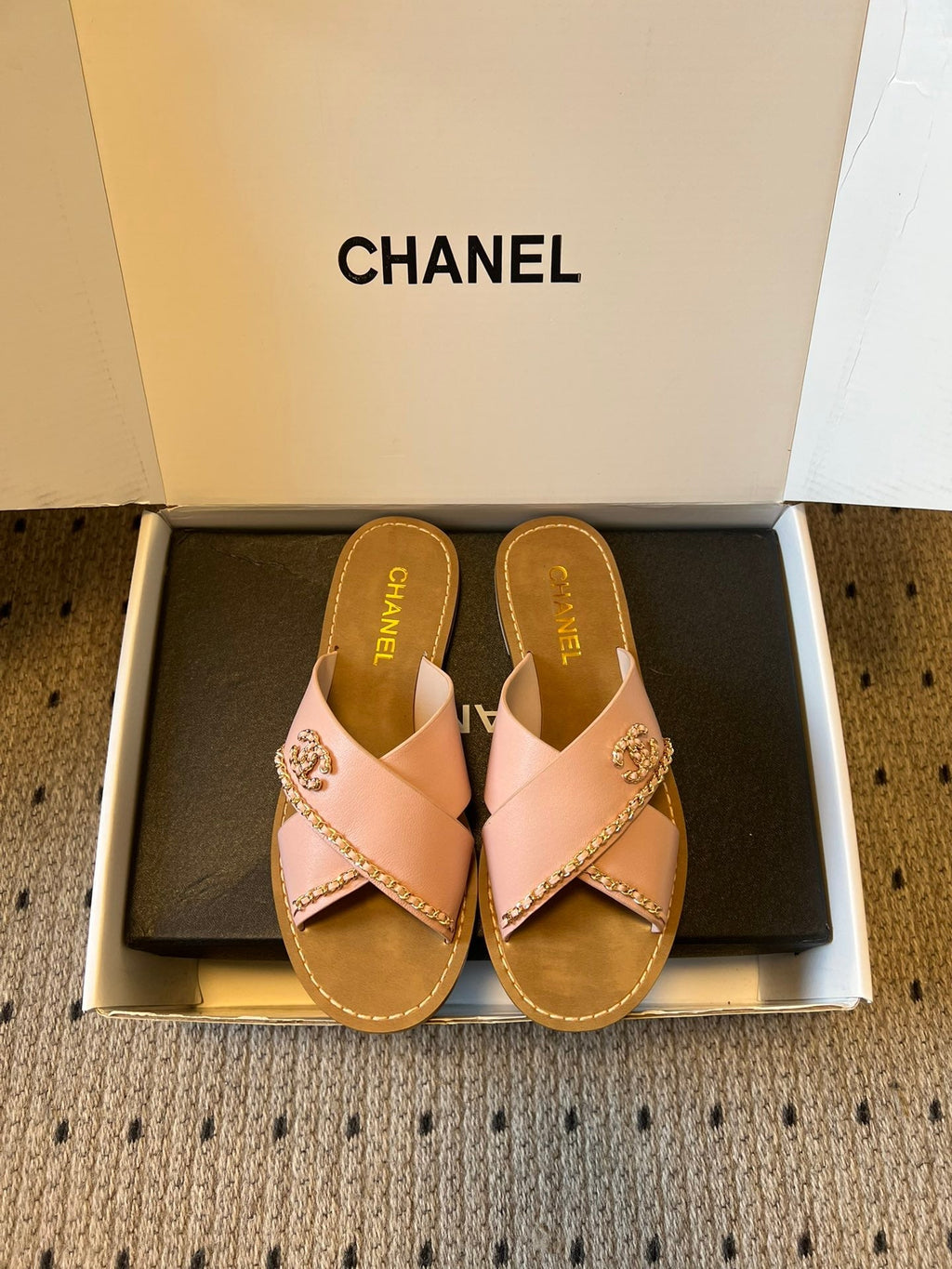 CC 26s Flat Sandals Pink Brown Cowhide 627193