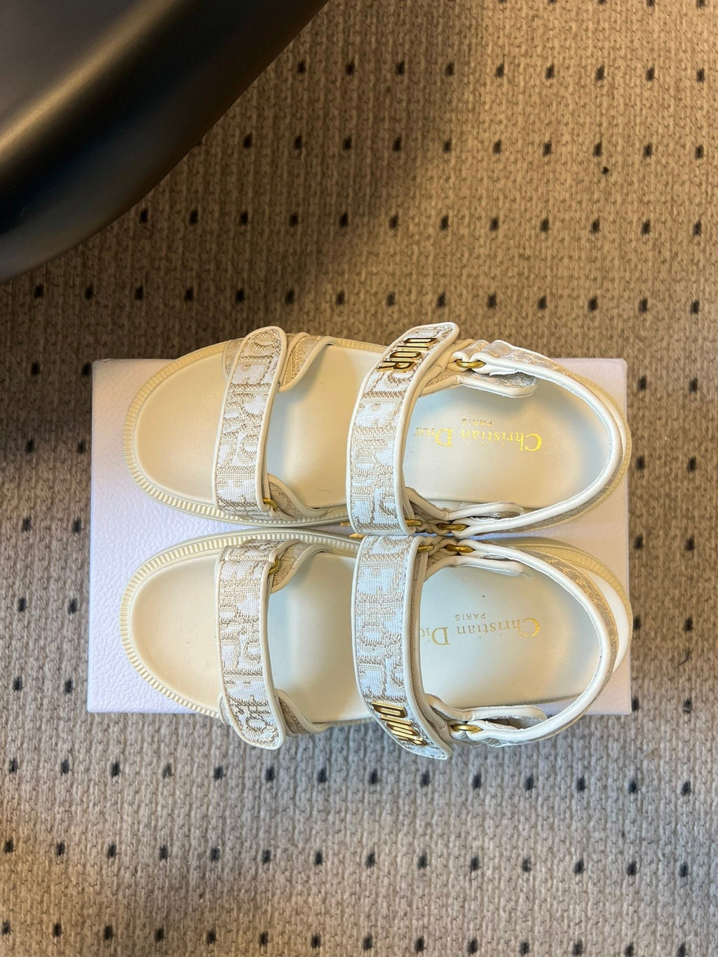 CD 26 Platform Sandals White Beige Sheepskin Embroidered Fabric 621797