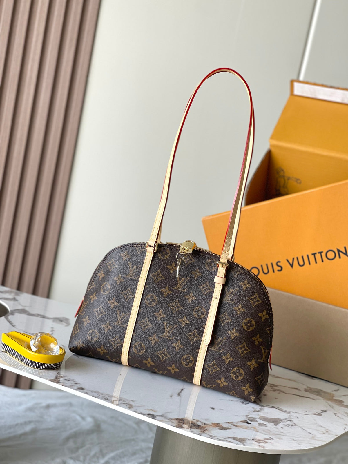 Louis Vuitton Squire Monogram M28951