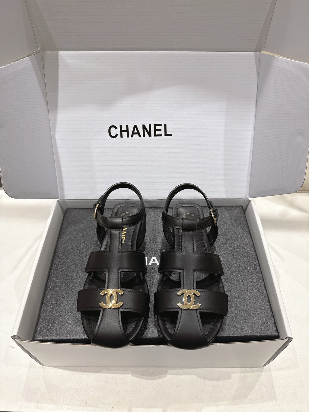 Chanel 2026 Sandal Cowhide 852610