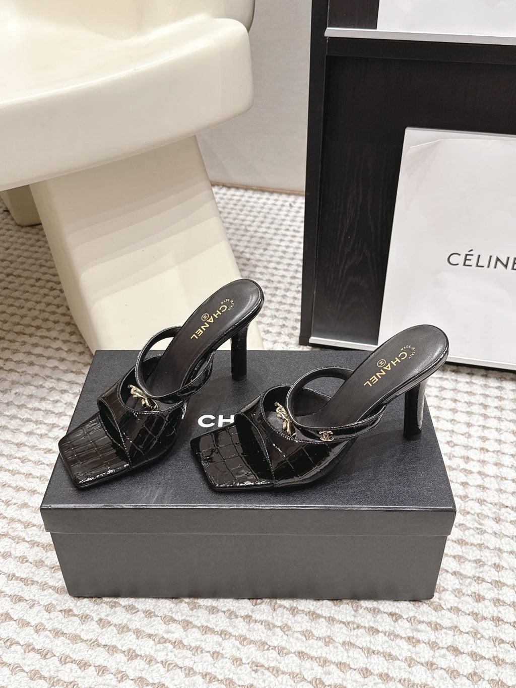 Chanel 2026 High-Heeled Crocodile-Patterned Sandal Leather 930661