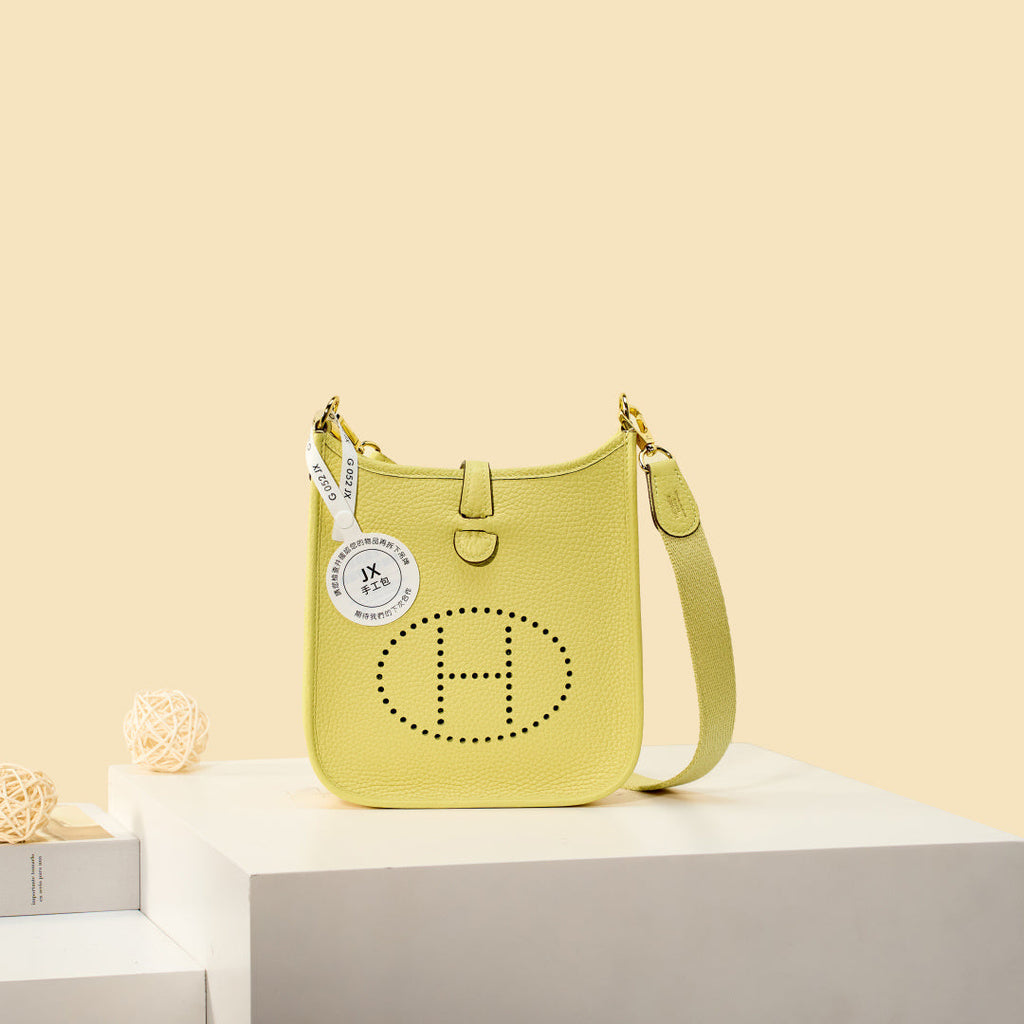 High-end Hermes 2026 Evelyne Bag 17cm Taurillon Clemence Leather 3