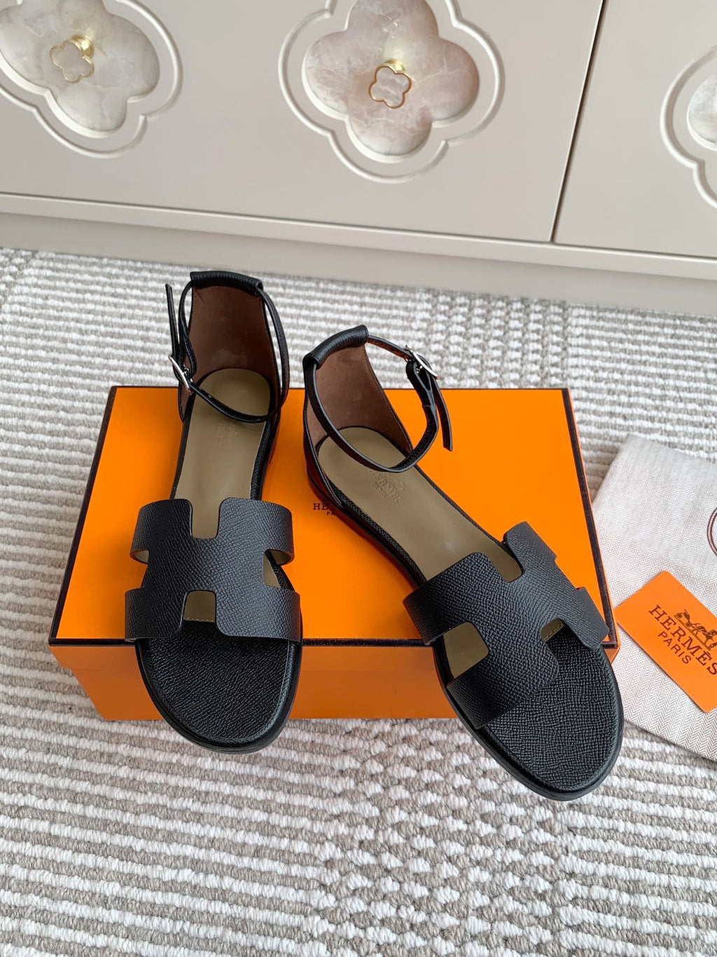 HM Sandal Grained Calfskin ide 858911