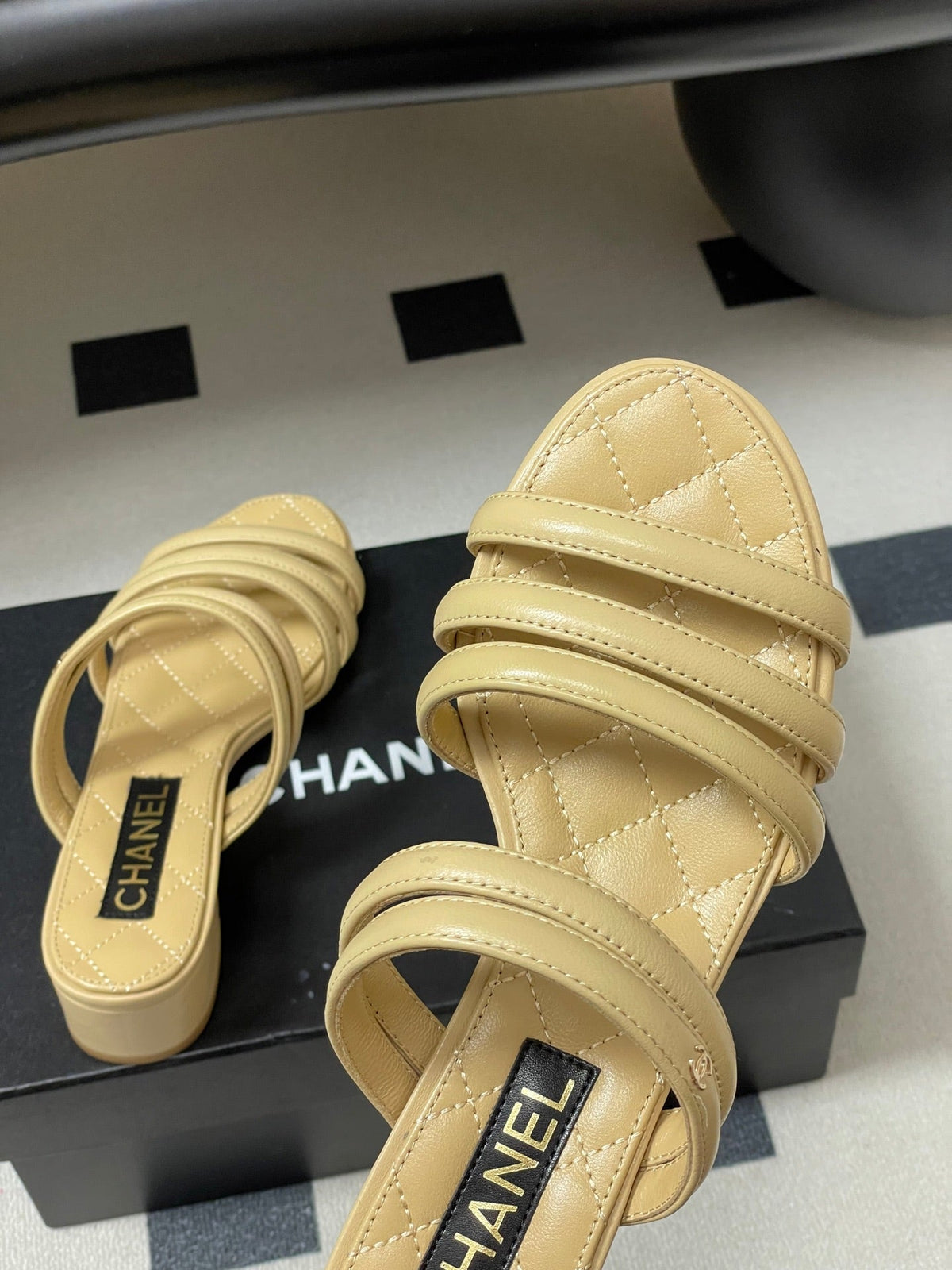 CC 26 Quilted 30mm Sandal Sheepskin 593268