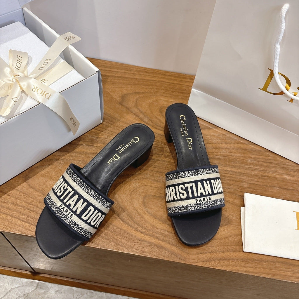 CD 26s Embroidered Sandals 45 Canvas Cowhide 685519
