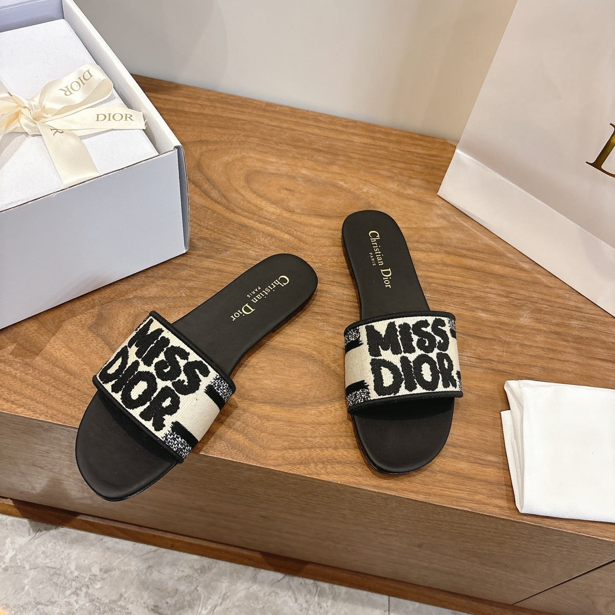 CD 26 Flat Sandals Miss Dior Canvas Cowhide 685462