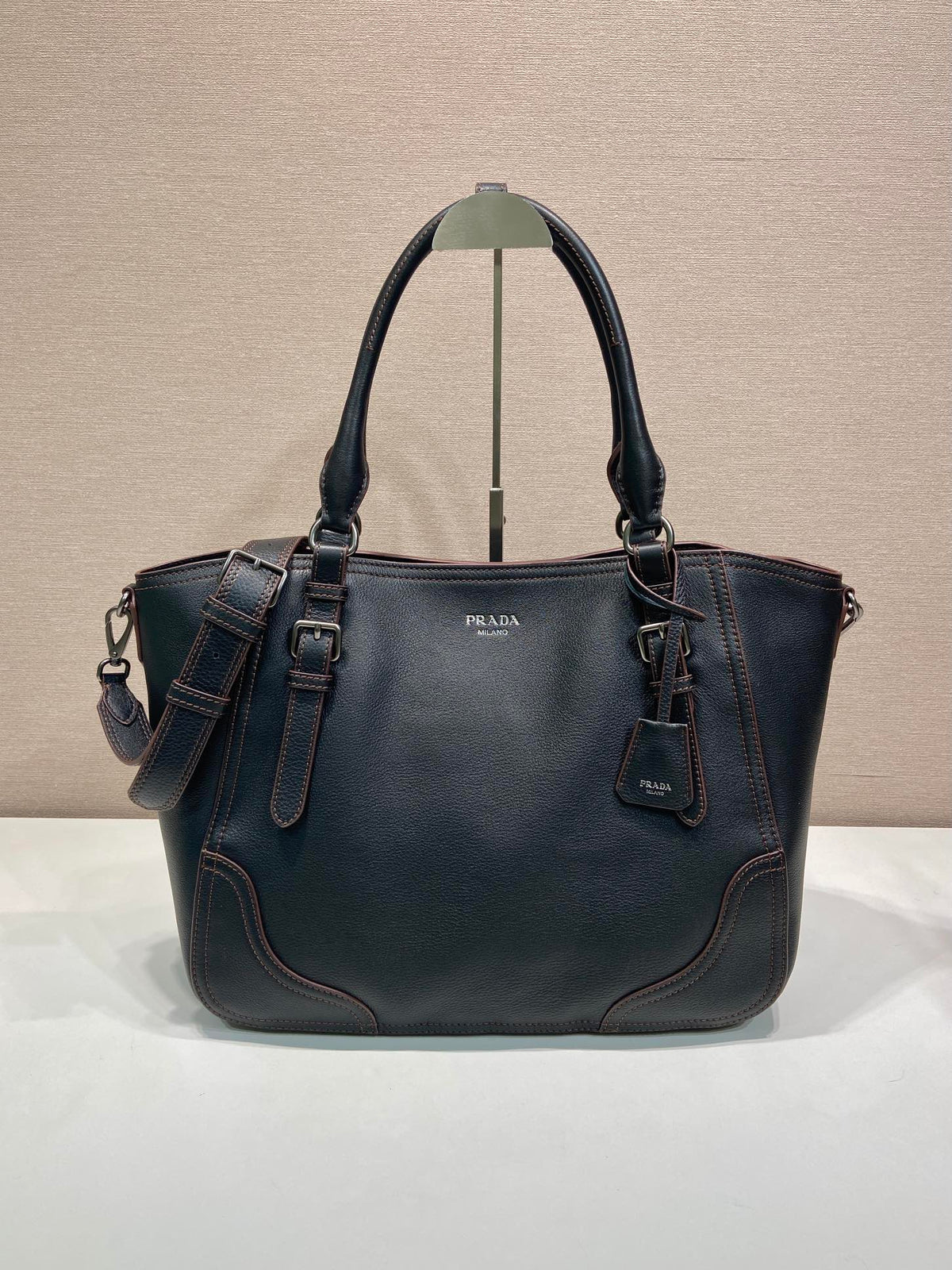 Prada 2026 Tote Bag 38cm Grained Leather 282657