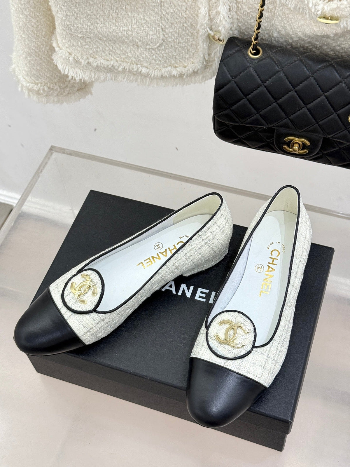 CC 2026 Loafers Sequined Fabric Sheepskin Gold Logo