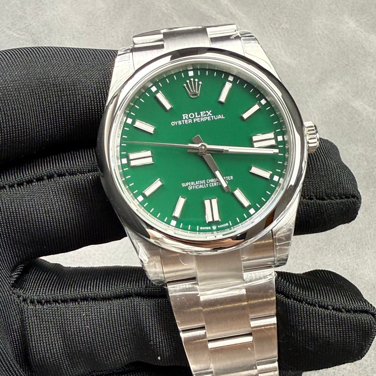 ROLEX OYSTER PERPETUAL 41MM SILVER GREEN
