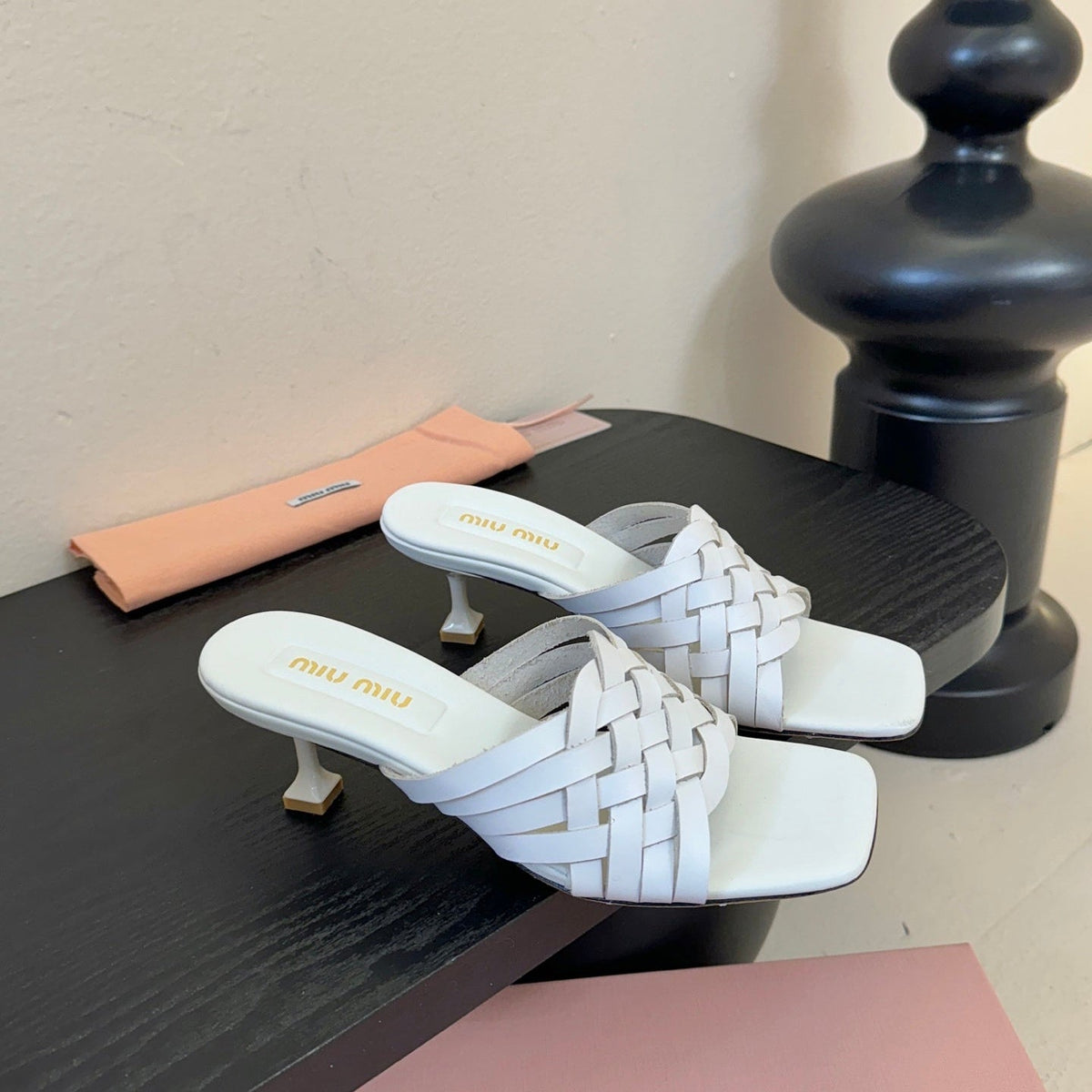 MIU 26ss Flat Sandals 50 White Sheepskin 627351