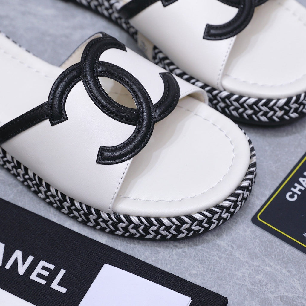 Chanel 2026 Slippers White Sheepskin 758400