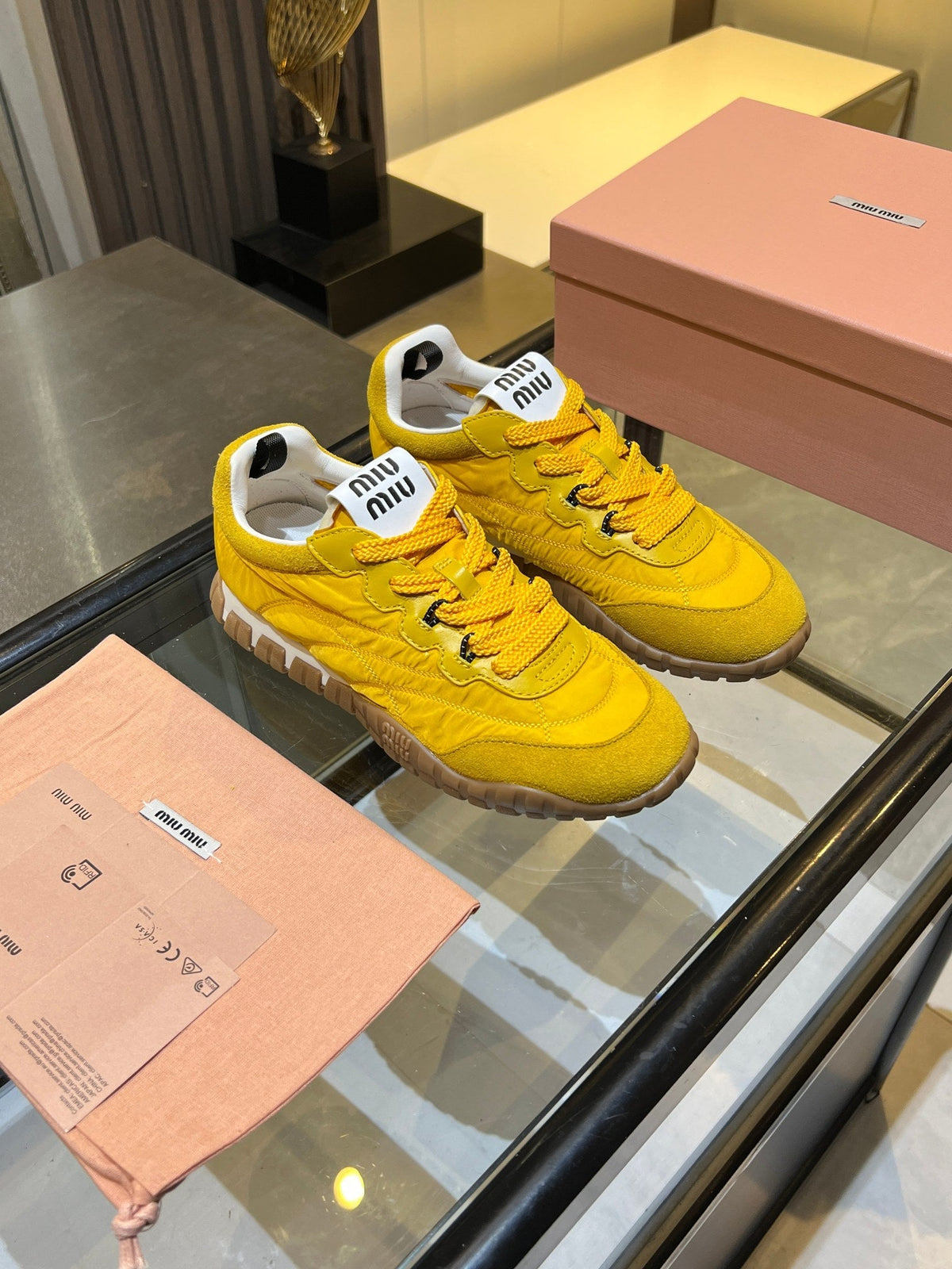 MIU 26ss Sneaker Yellow Fabric Suede 625651