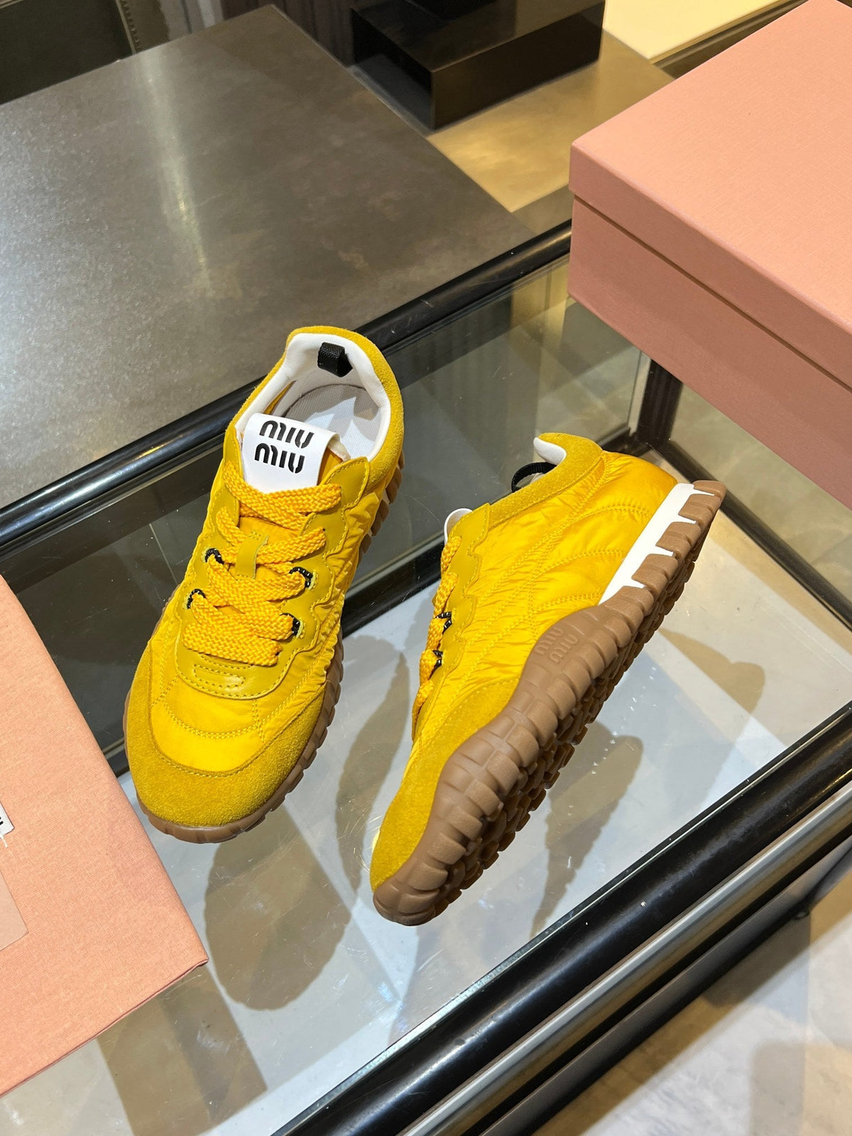 MIU 26ss Sneaker Yellow Fabric Suede 625651