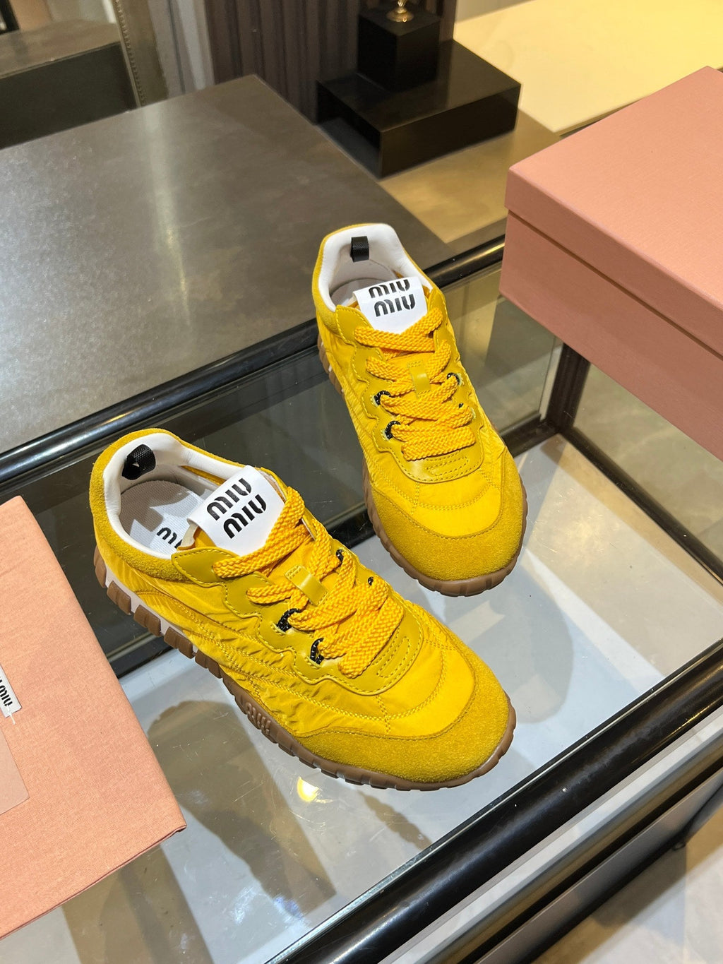MIU 26ss Sneaker Yellow Fabric Suede 625651