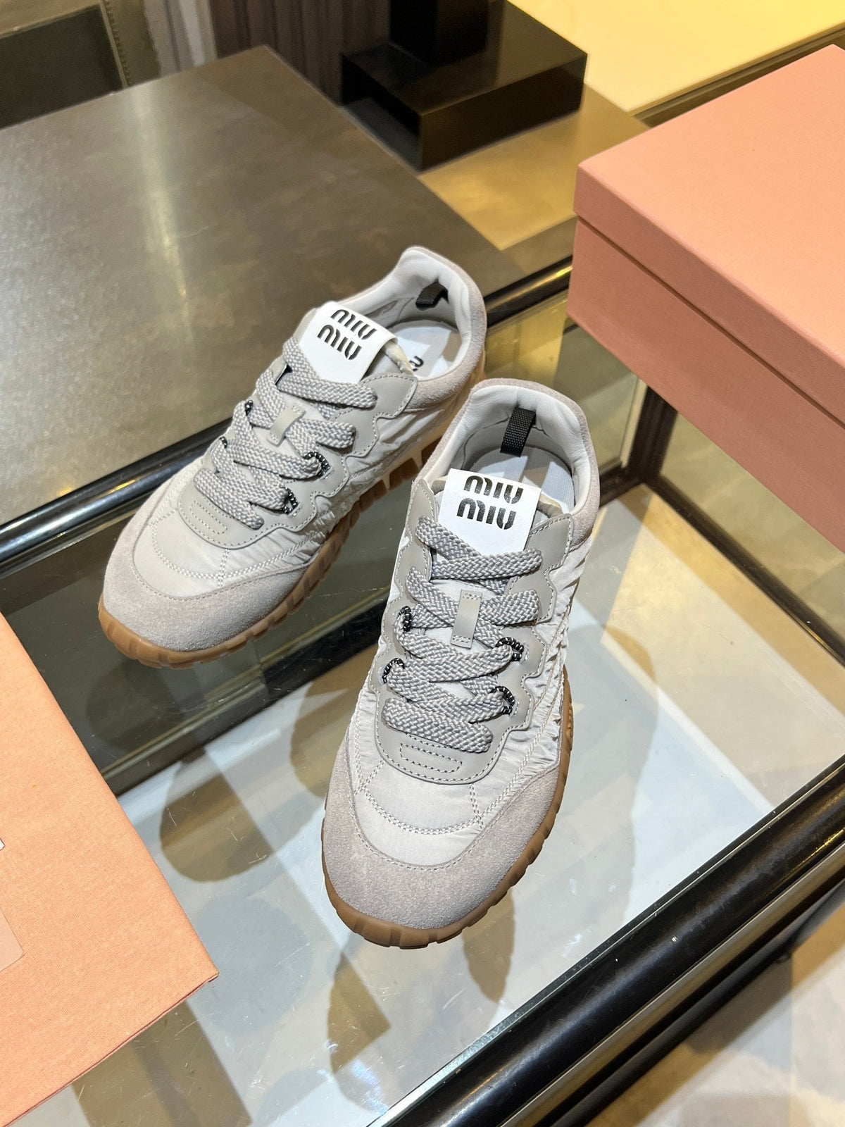 MIU 26ss Sneaker Gray Fabric Suede 625652
