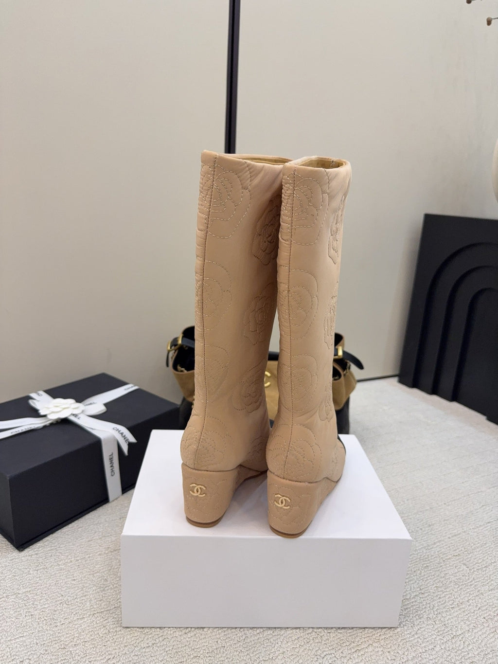 CC 26 Wedge Boot With Quilted Camellia Pattern Beige Black Fabric 589114