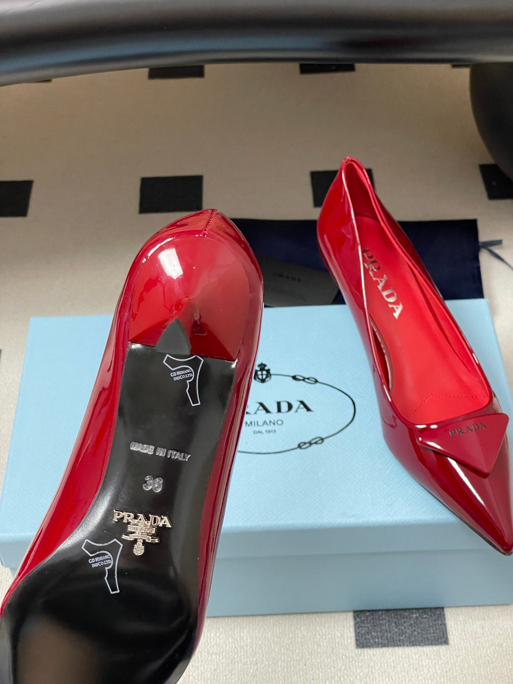 PRA 26SS Pointed Toe Heels Red Patent Leather 593835
