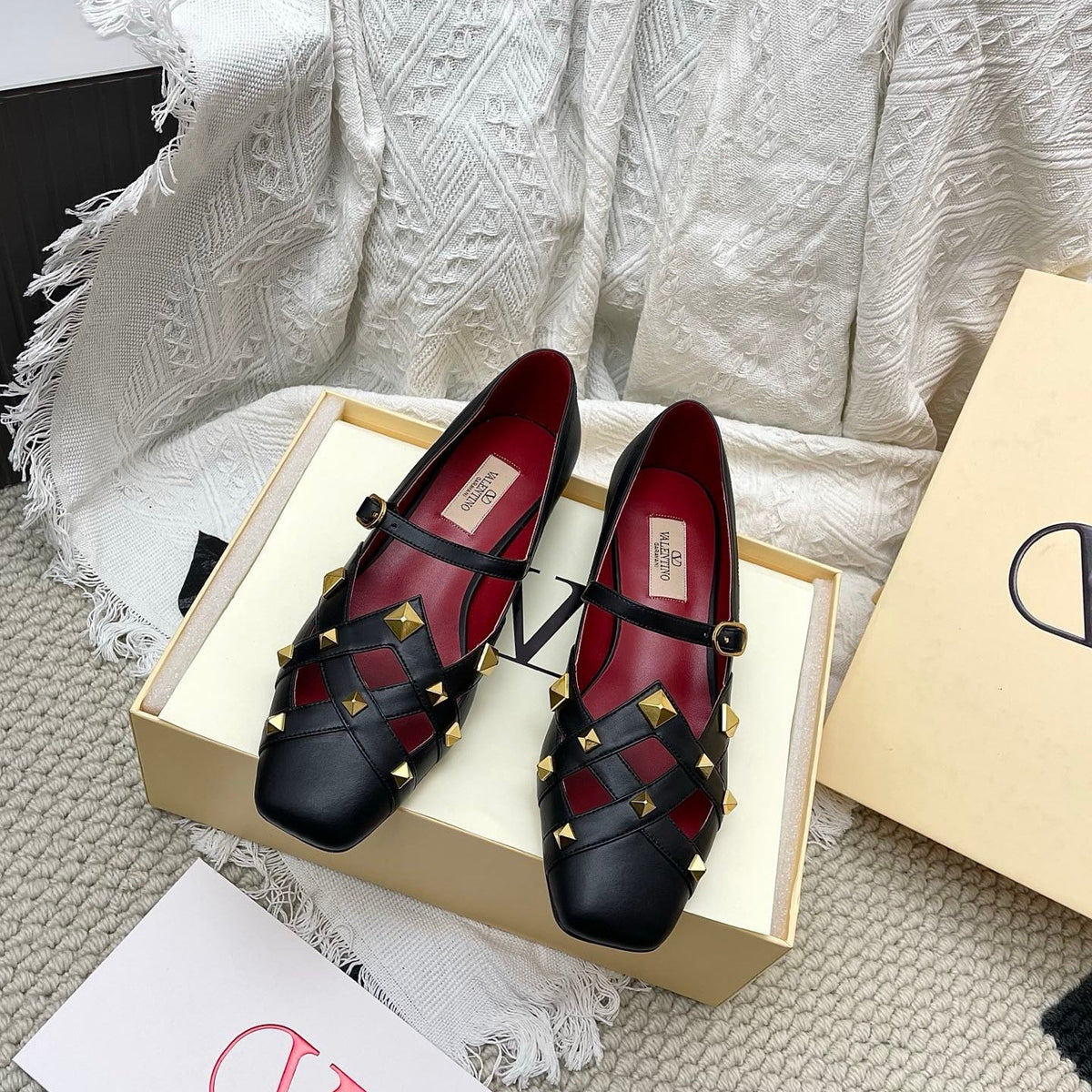 VT 26s Mary Jane Ballet Flats Black Burgundy Lambskin 611366