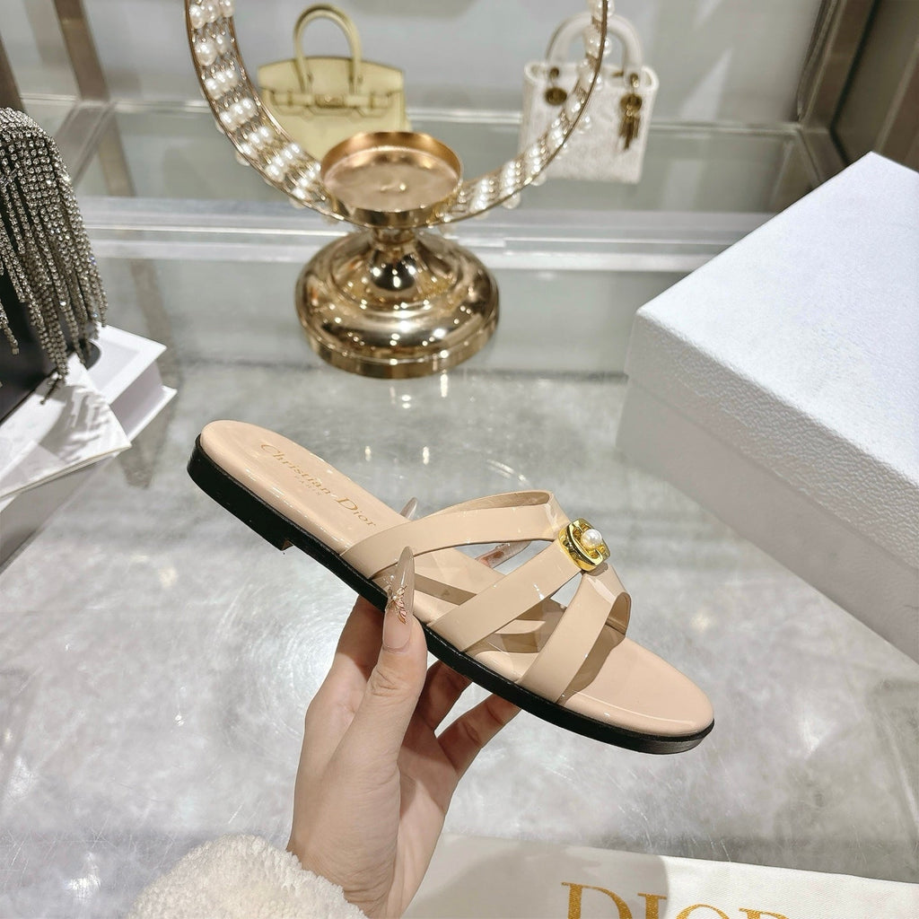 CD 26 Flat Sandals Beige Patent Leather 592263