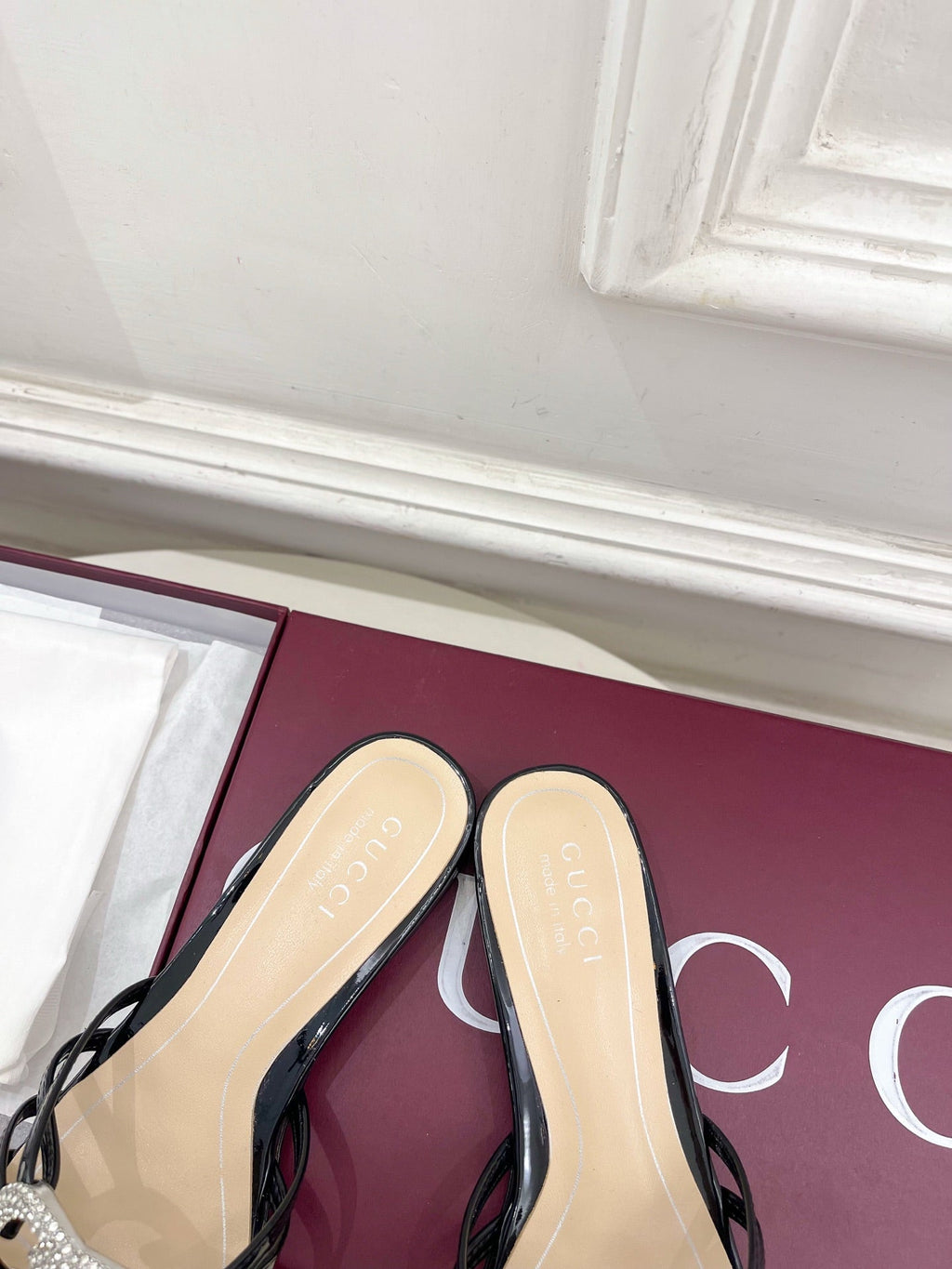 GG 26 Flat Sandals Black Patent Leather 587089