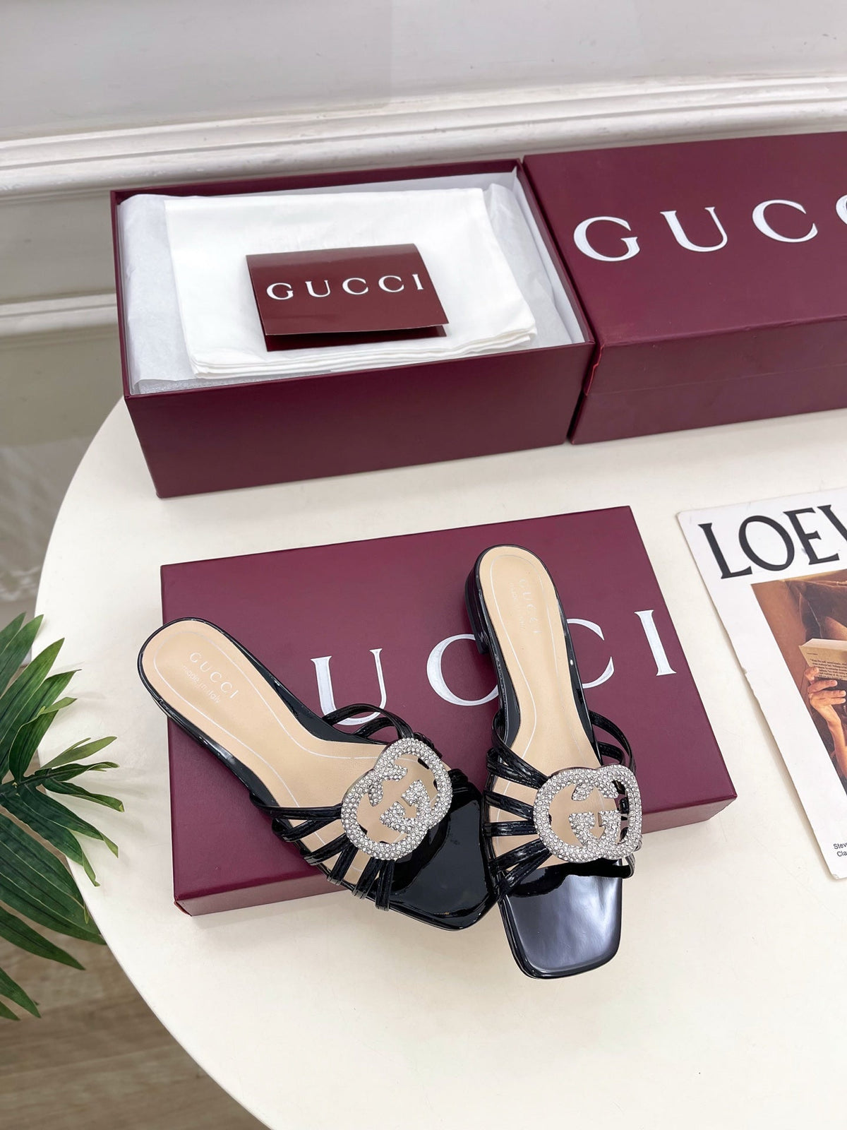 GG 26 Flat Sandals Black Patent Leather 587089